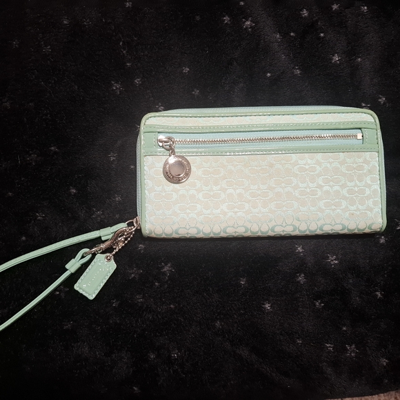 Coach Teal / Mint Signature C Wristlet Wallet - Picture 5 of 9